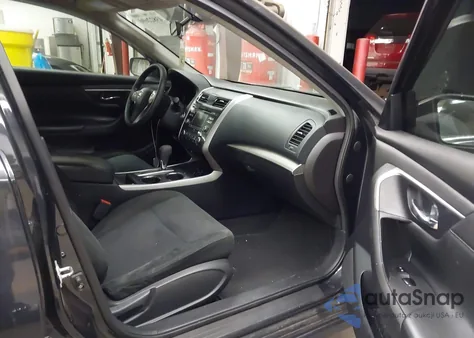 2015 Nissan Altima 2.5 S z USA, uszkodzony, nr VIN 1N4AL3AP5FC413716